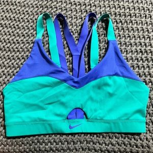 Nike light support sports bra Size M